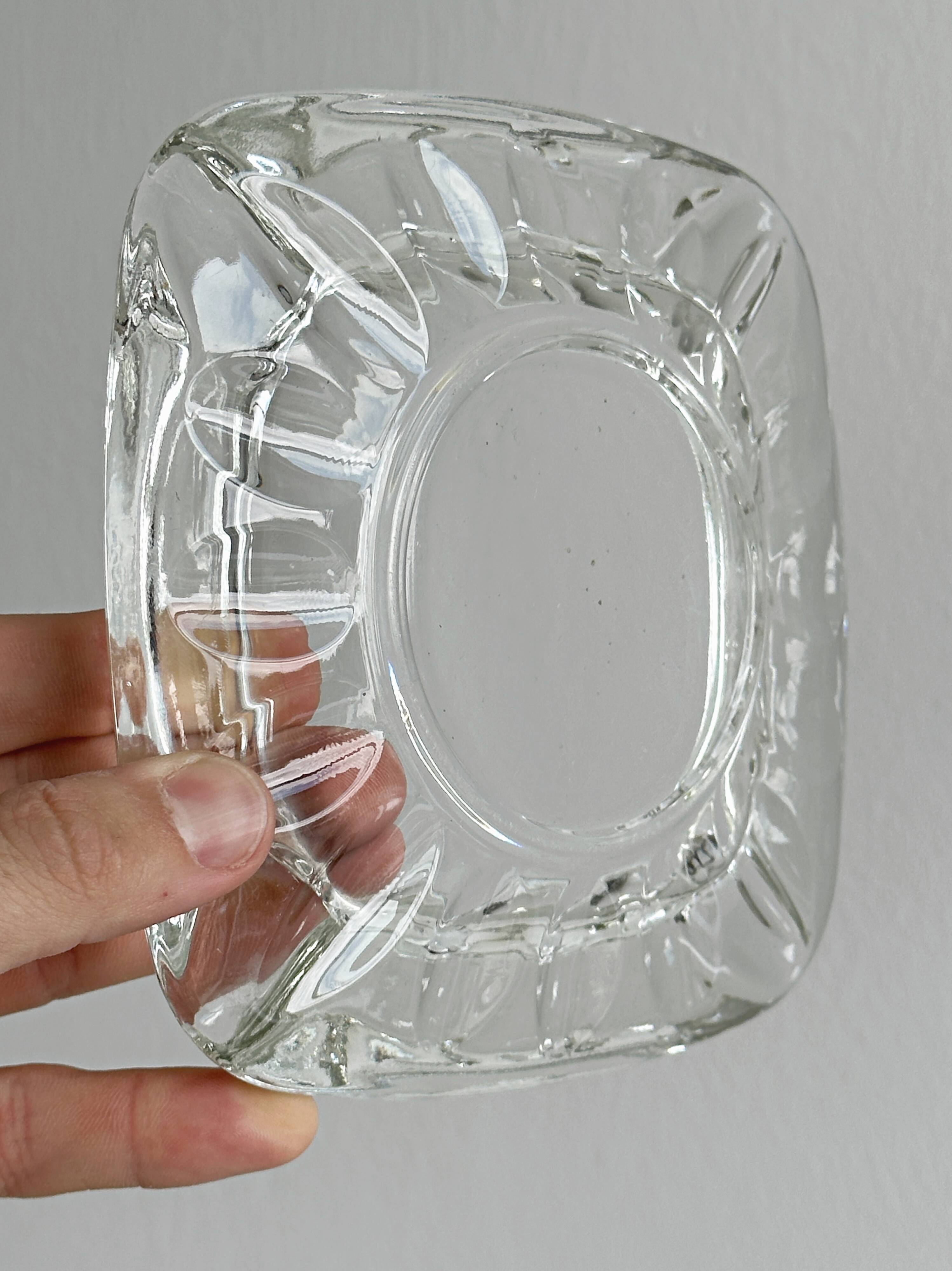 Cendrier vintage en verre translucide