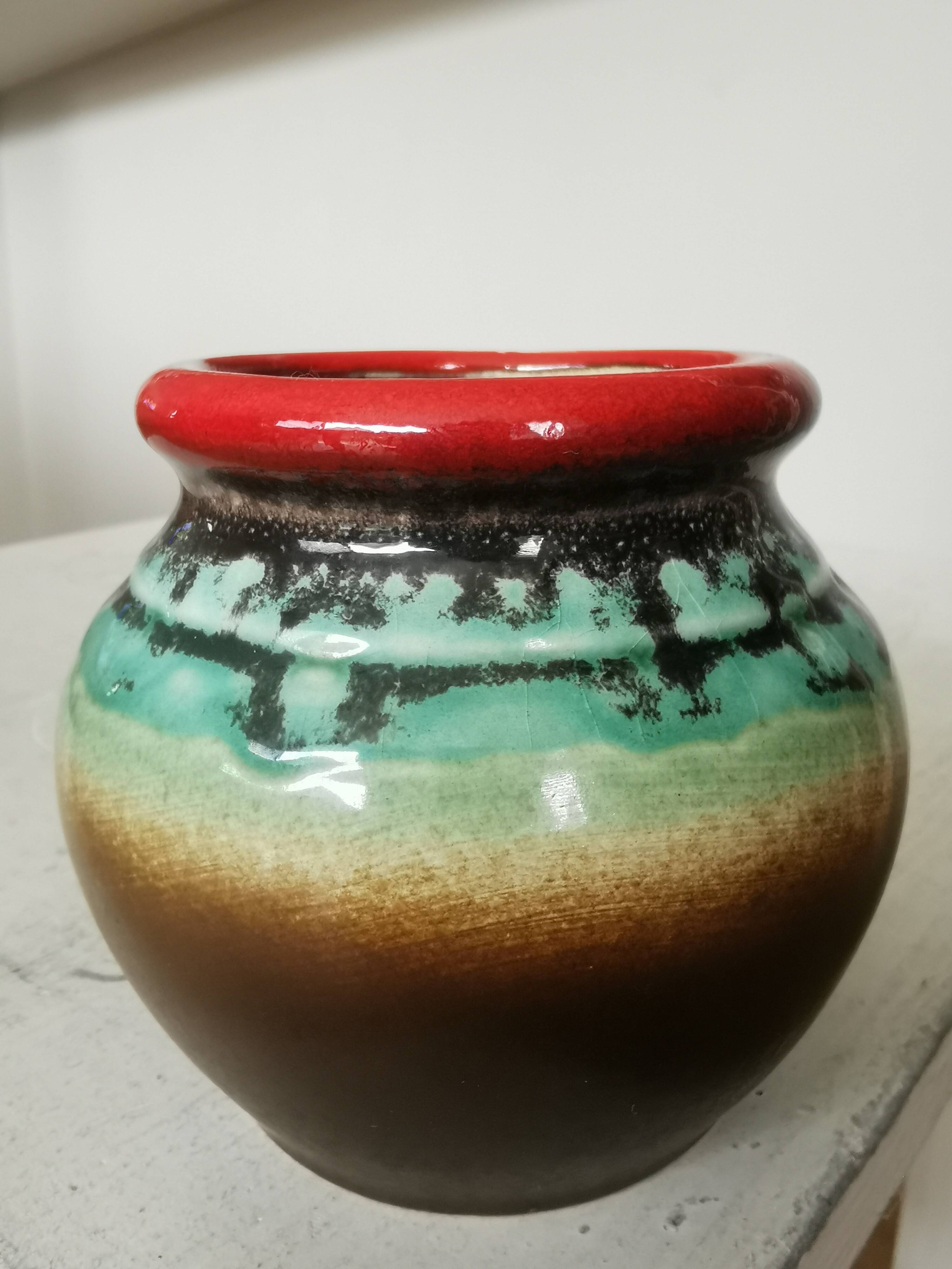 Vase vintage en céramique KIL de Yougoslavie : bordure marron, turquoise et rouge, années 1970