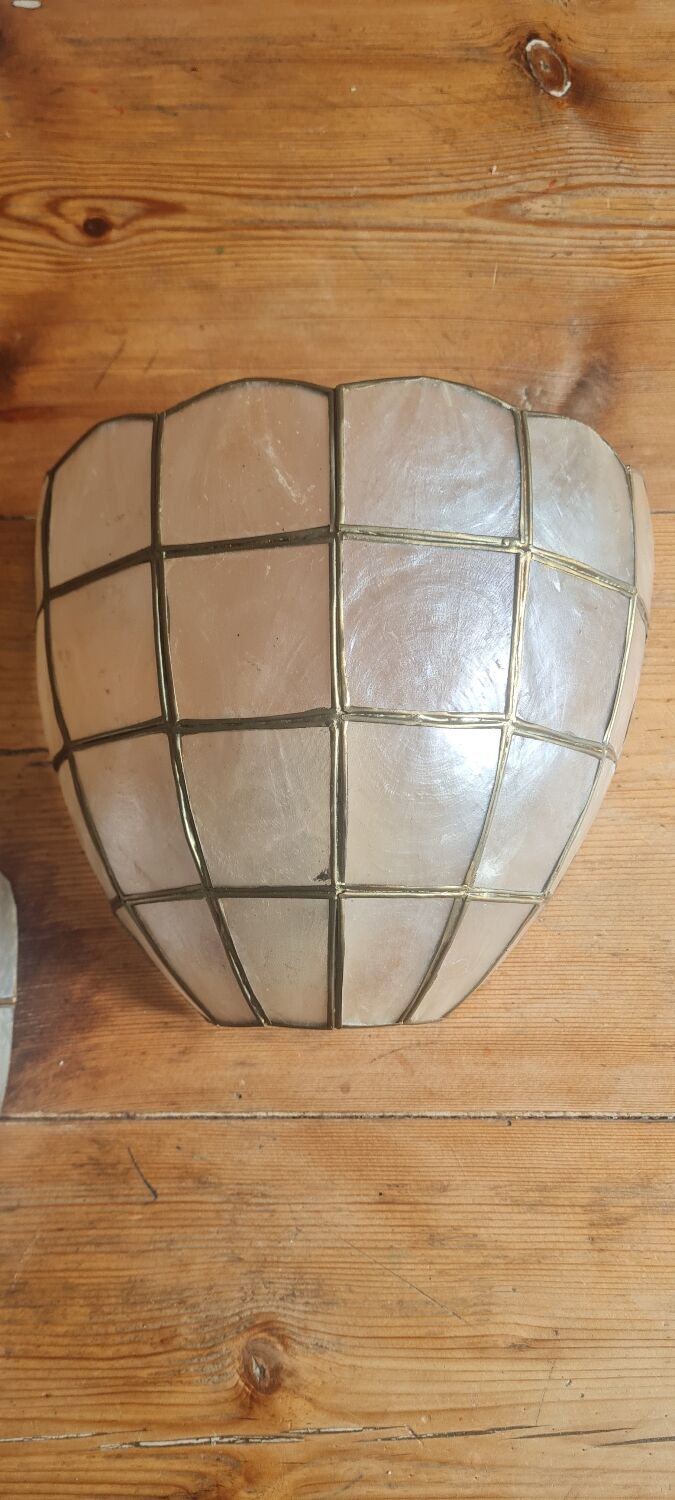 Pair of sconces in brass and mother-of-pearl