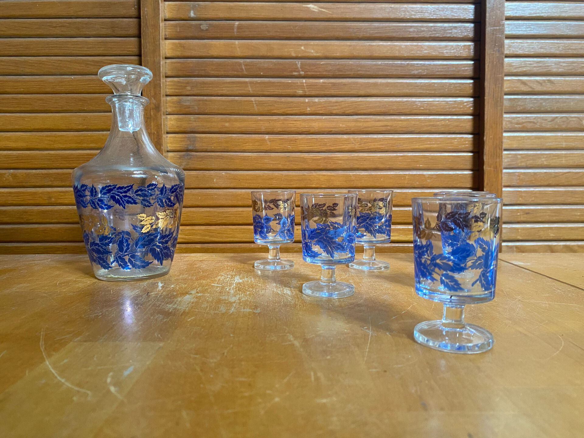 Service liqueur luminarc carafe + 6 verres verre moulé décor feuillage