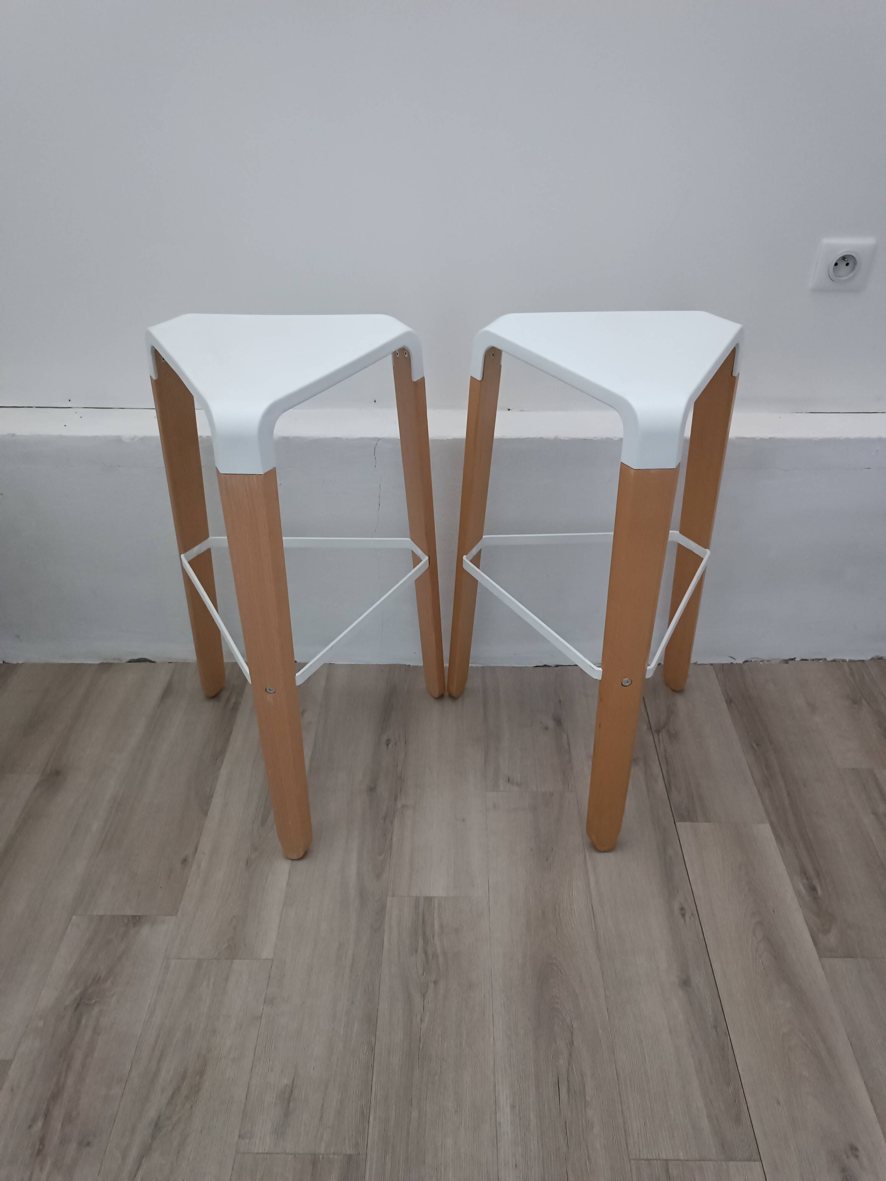 Picapau stools by Orlandini & Radice for Infiniti