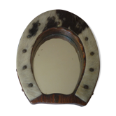 Miroir vintage bois et fourrure en forme de fer a cheval 25x33cm