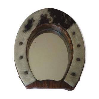 Miroir vintage bois et fourrure en forme de fer a cheval 25x33cm