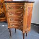 Commode galbée demi-lune en marqueterie – style Louis XV, fin XIXe siècle