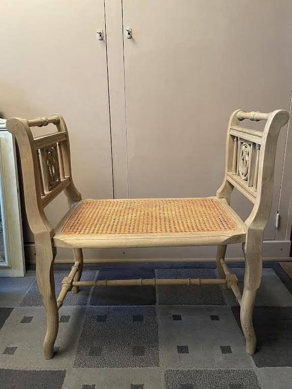 Cane bench "corridor" or piano.