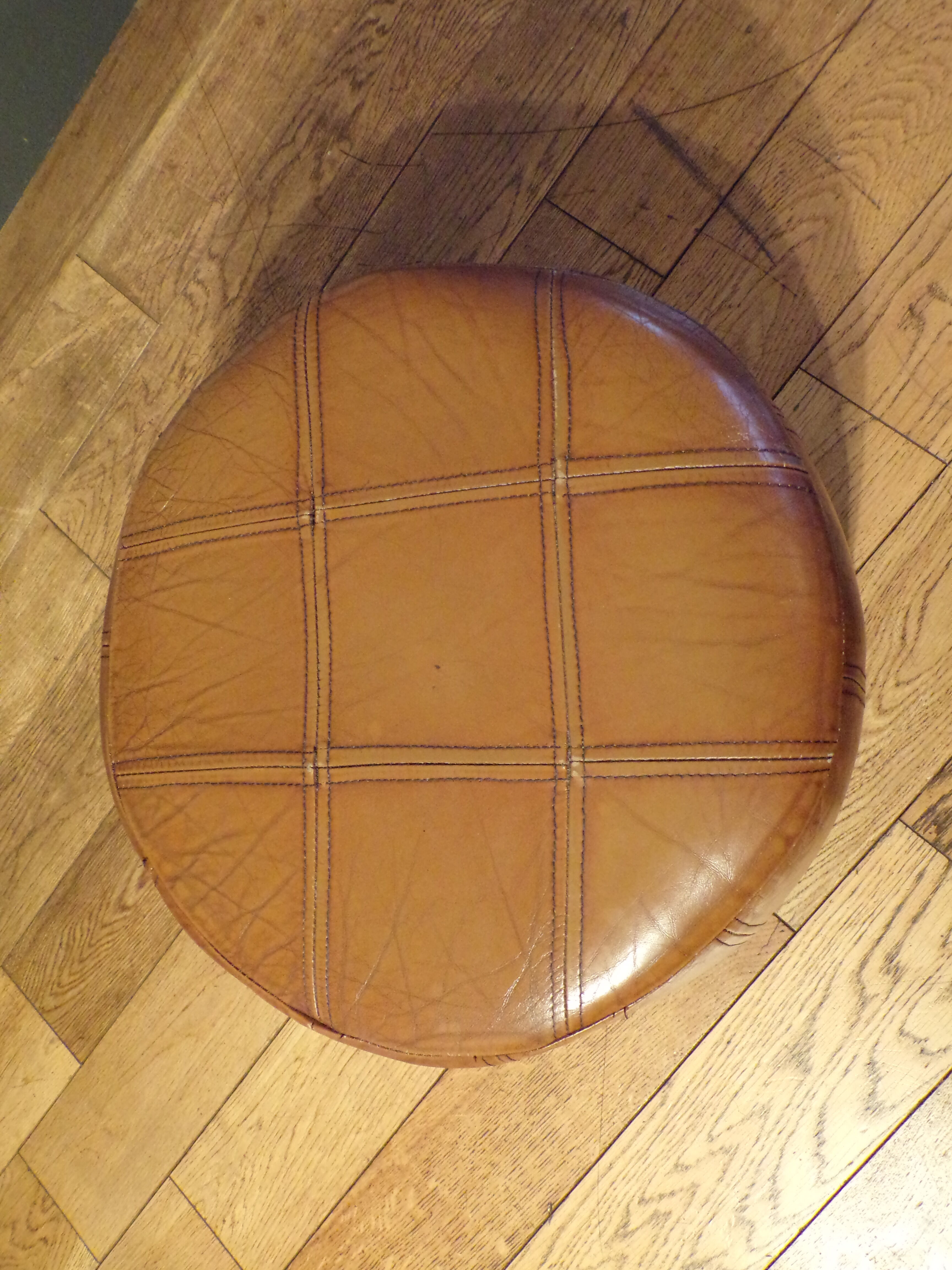 Vintage leather pouf