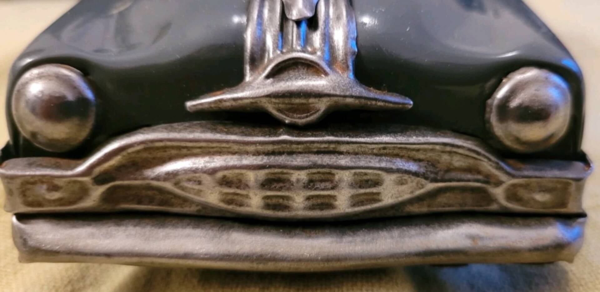Pontiac Chieftain Minister Deluxe tin car Amar Toys