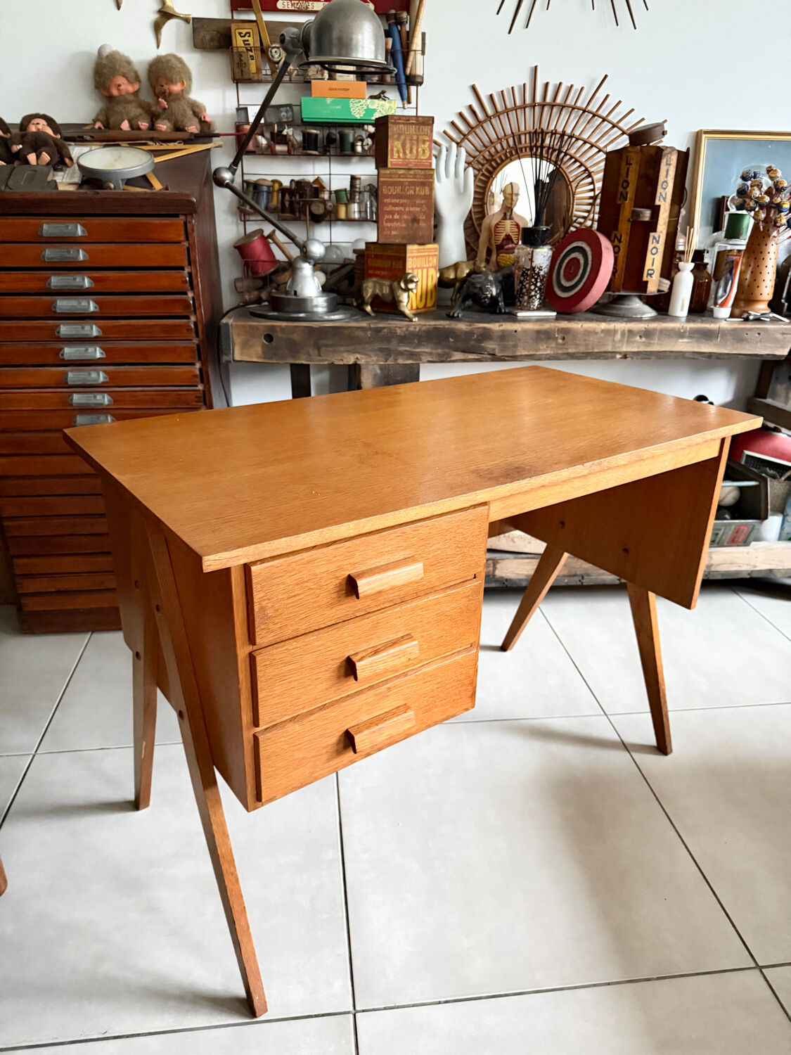 Vintage desk with tapered legs