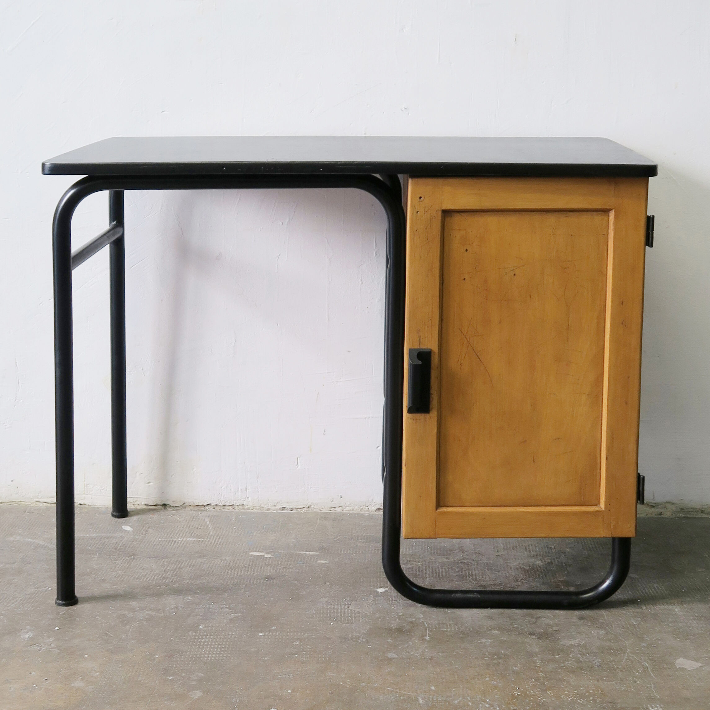 Bauhaus style desk