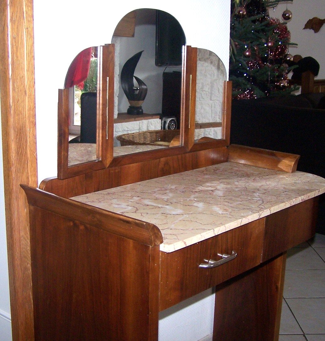 Era hairdresser art deco