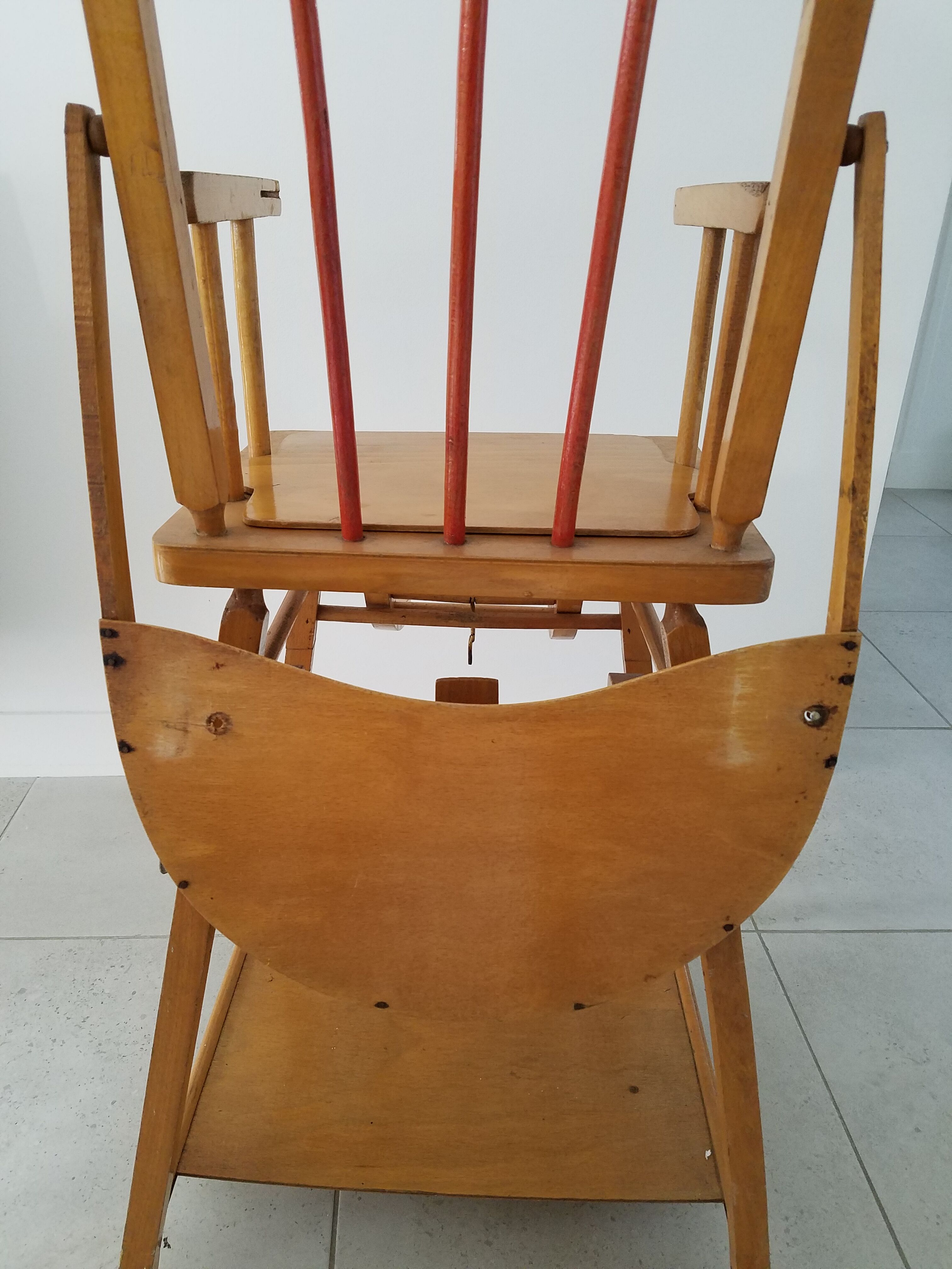 Chaise haute pour enfant