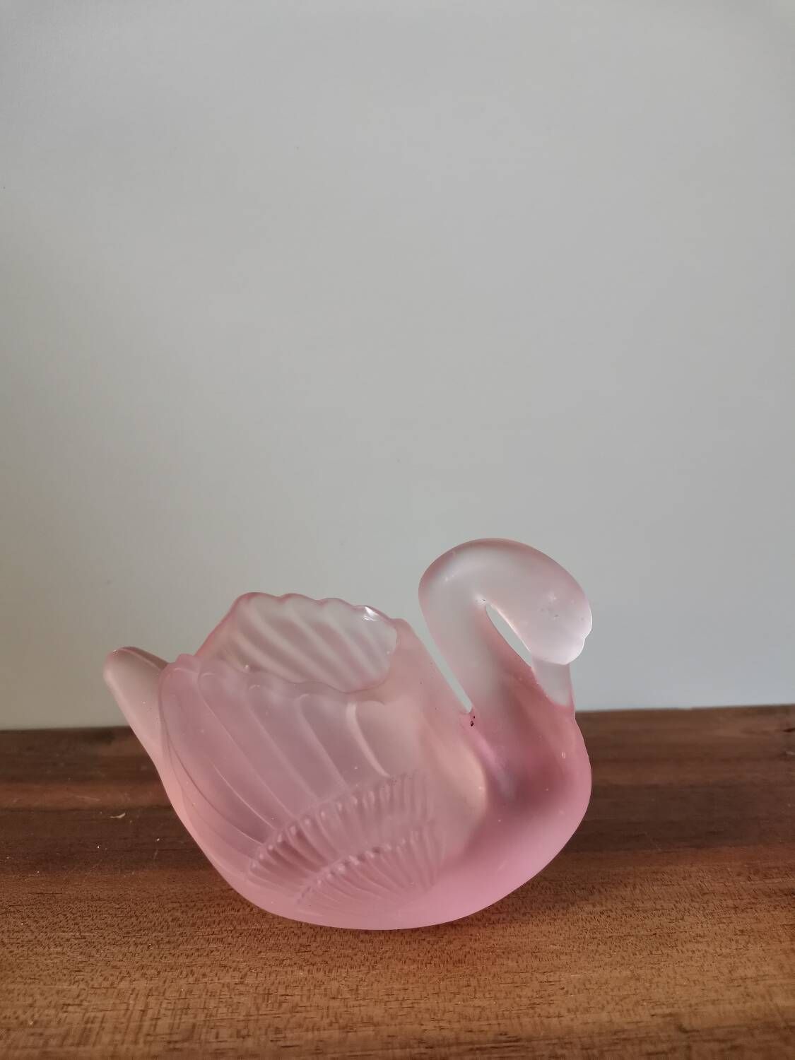 vintage pink molded glass vase Yves Rocher swan shape