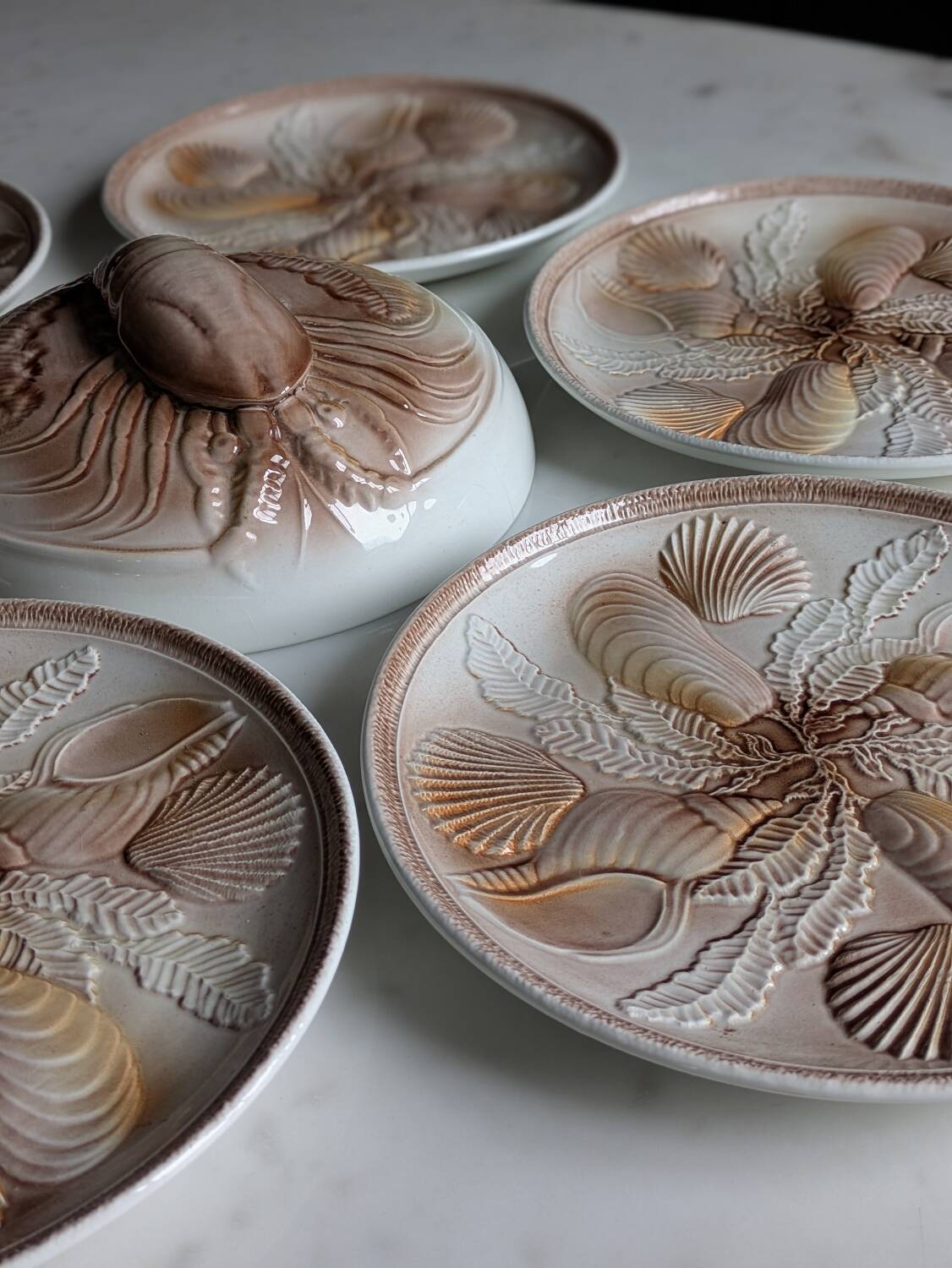 Shell service in slipware