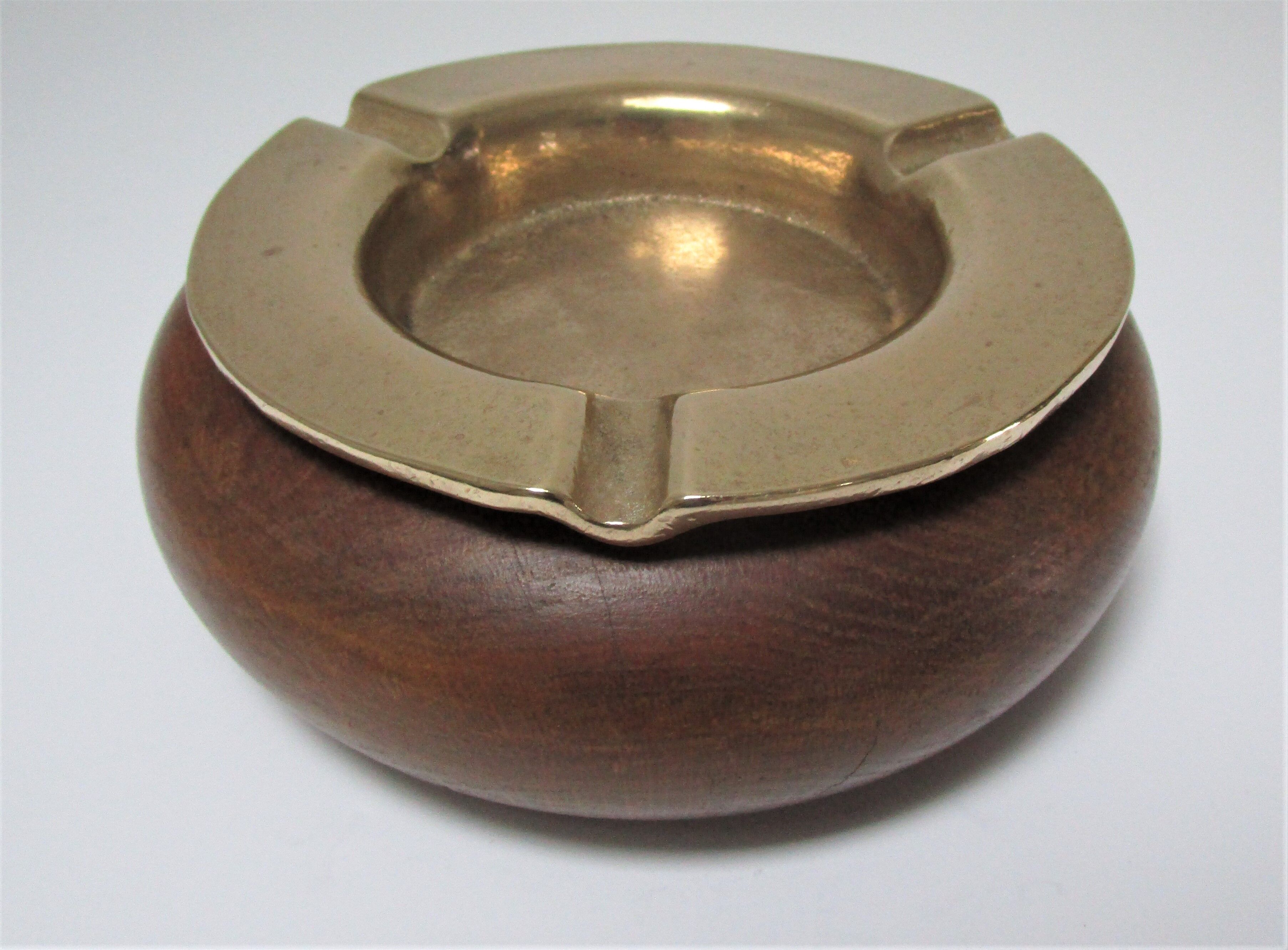 Ashtray round wood and brass solid vintage design