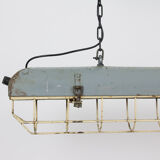 Industrial metal pendant bunker light