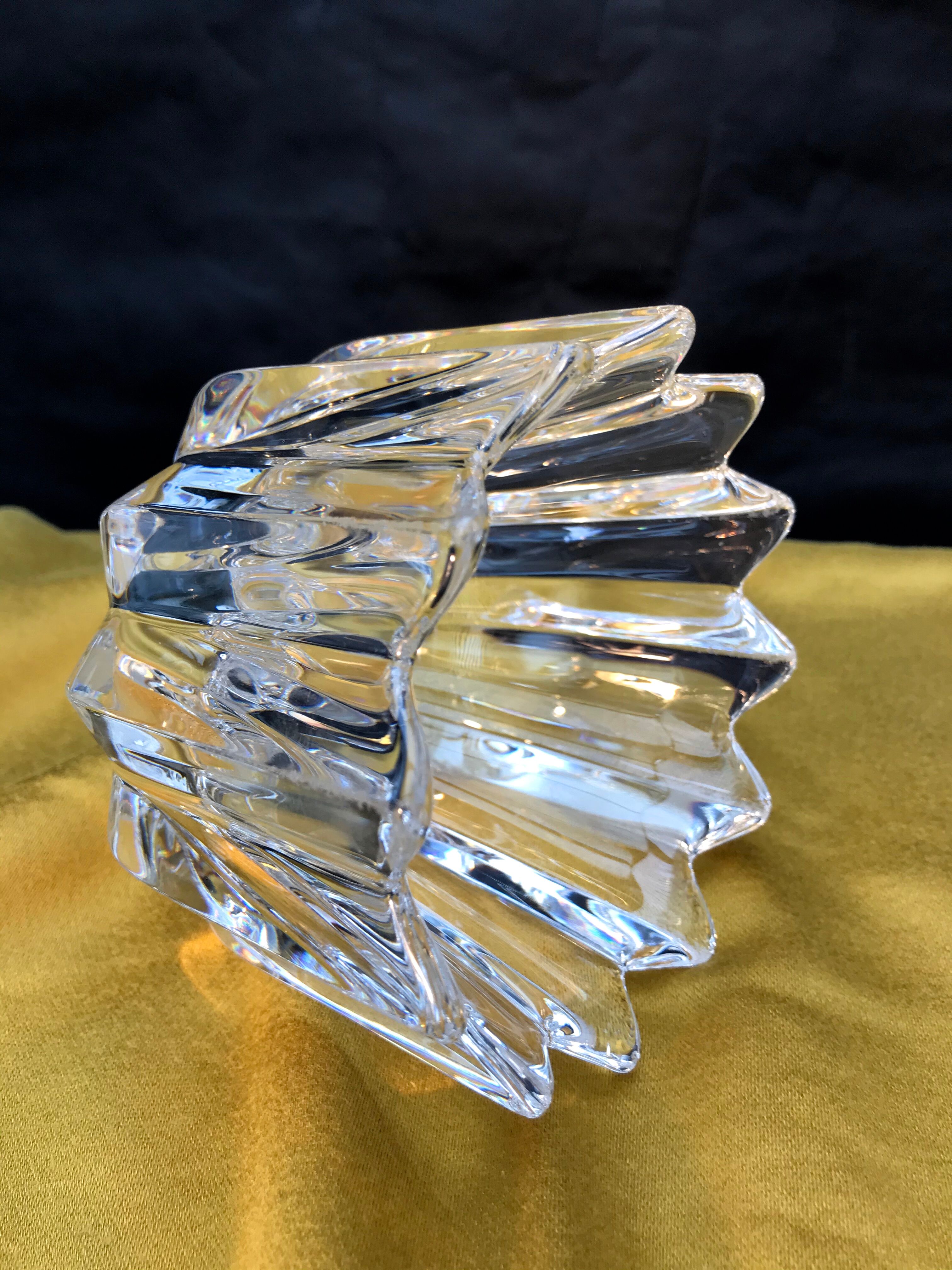 Small tulip pocket or signed crystal baguier, Scandinavian design by Jan Johanson Orrefors