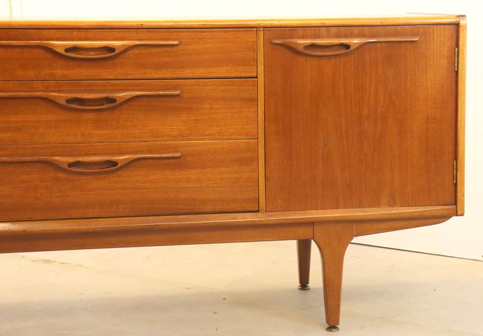 Vintage MCM Jentique 'Hoddlesden' sideboard