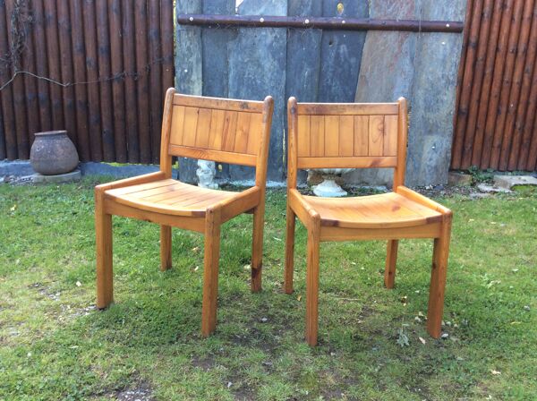 Paire de chaises vintage en pin massif scandinave.
