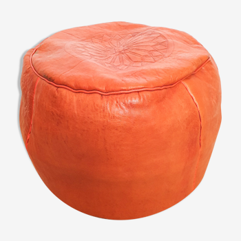 Pouf orange en cuir marocain