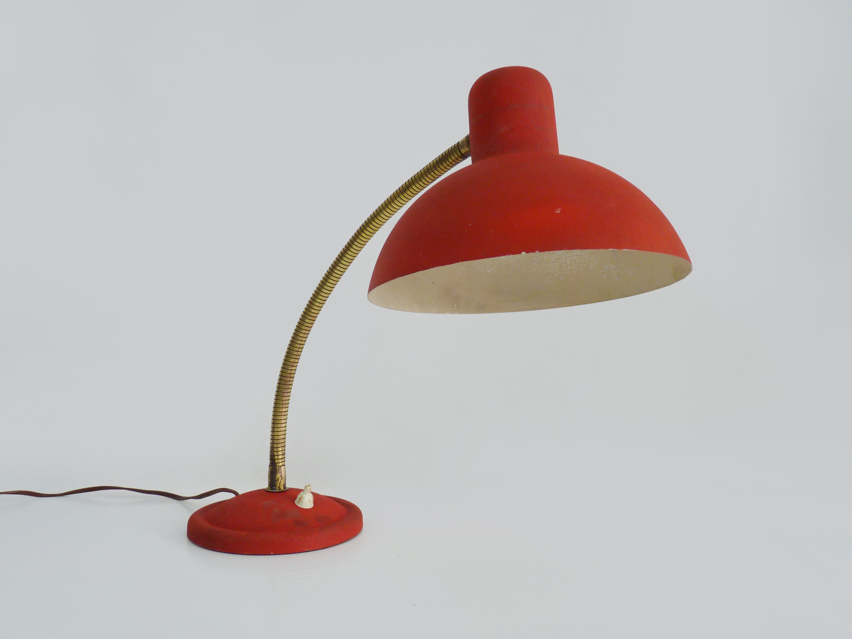 Flexible desk lamp vintage Aluminor in red lacquered metal. Year 50