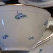 Suite de 10 tasses et sous-tasses art déco