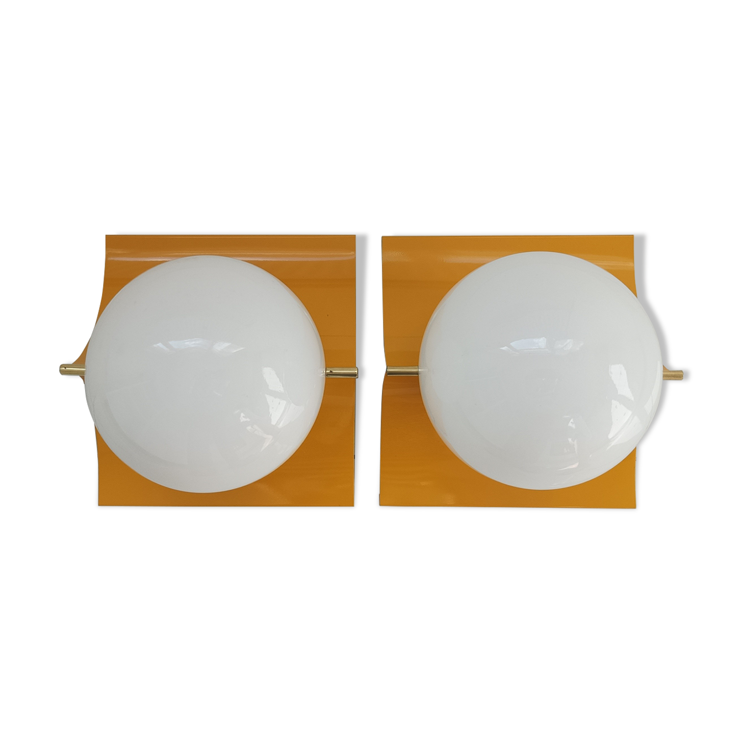 Duo vintage wall lamps