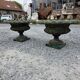 Pair of Medici vases in cast iron from the 19th century, 55cm wide.