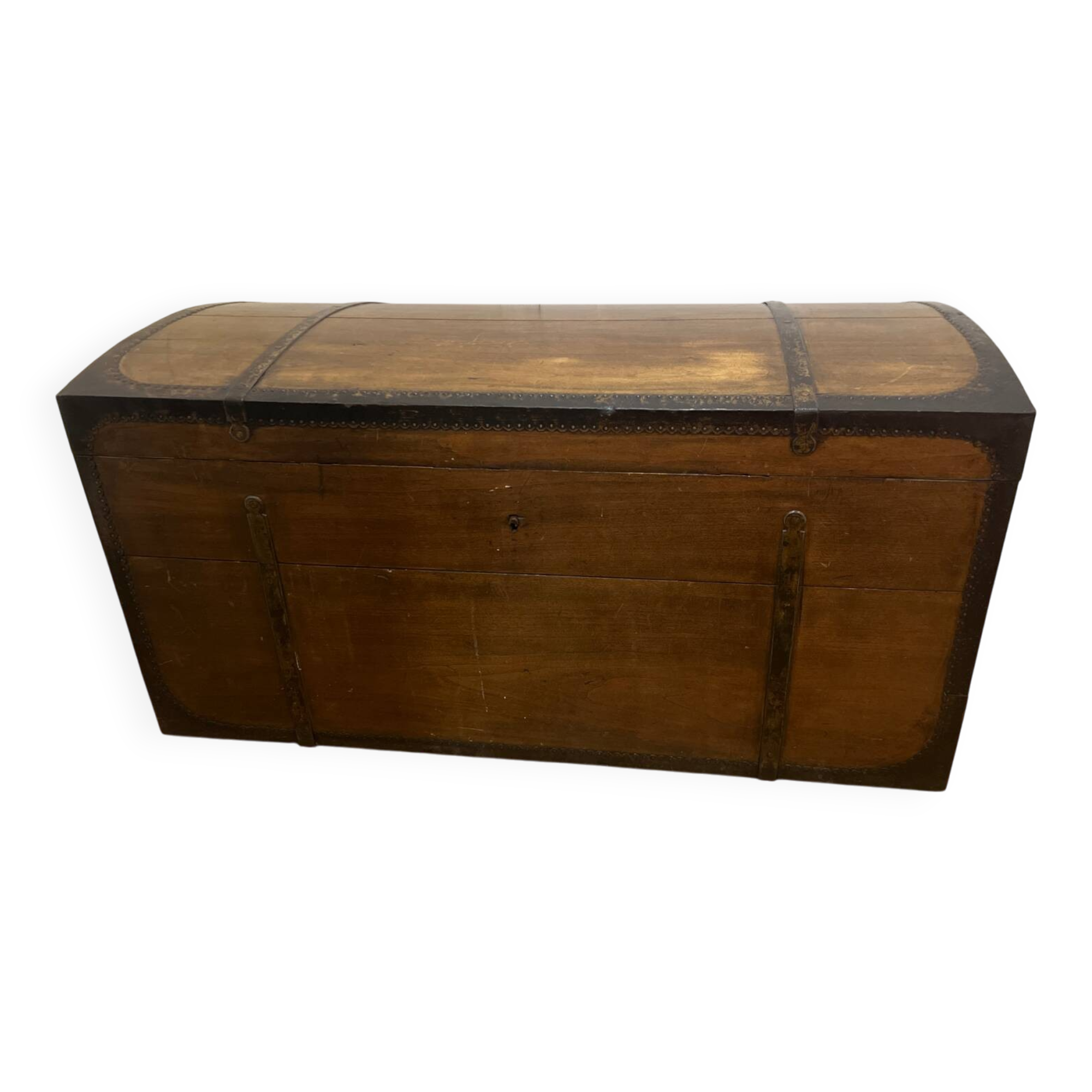 Vieille malle en bois