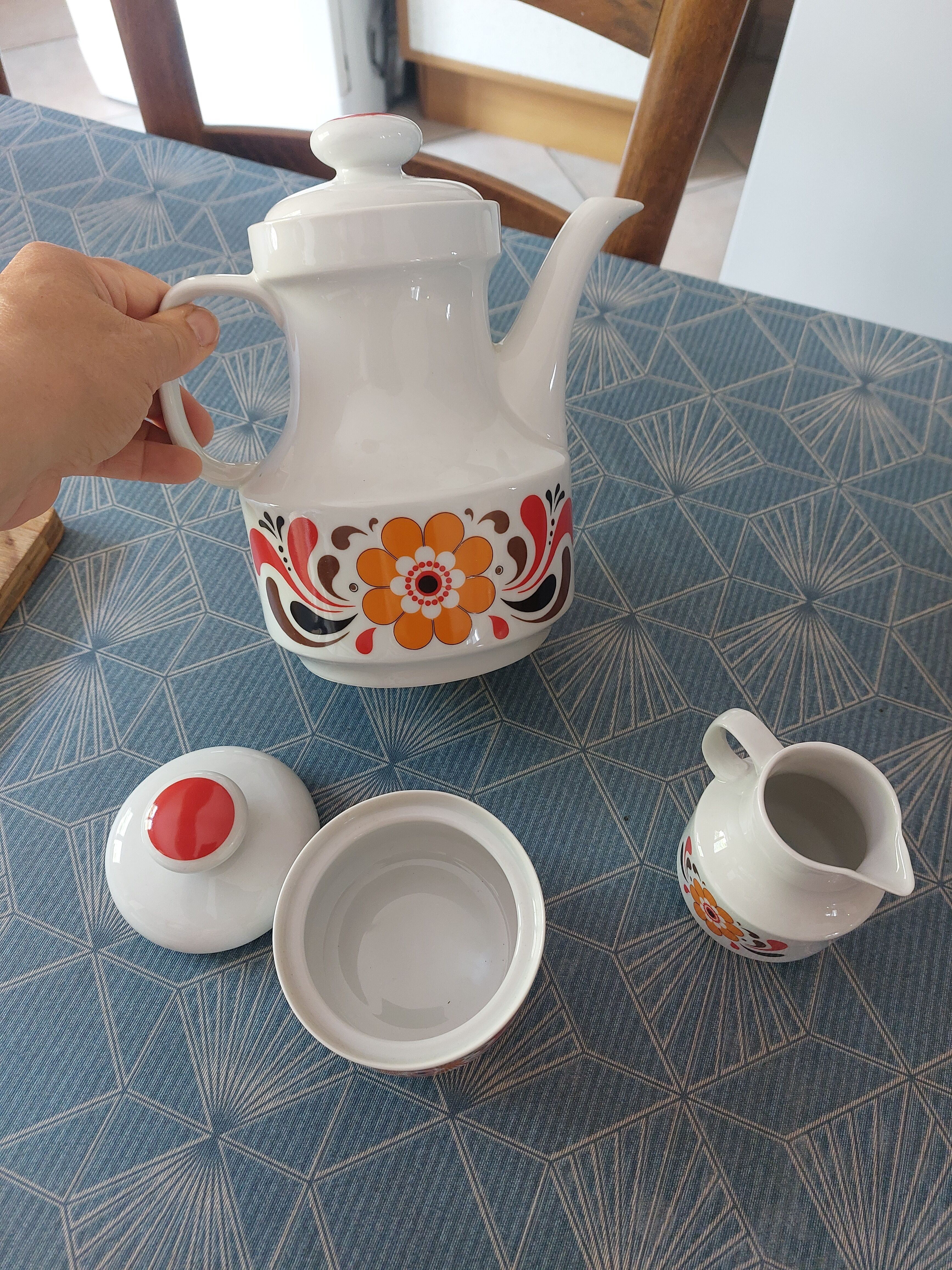 Vintage café service