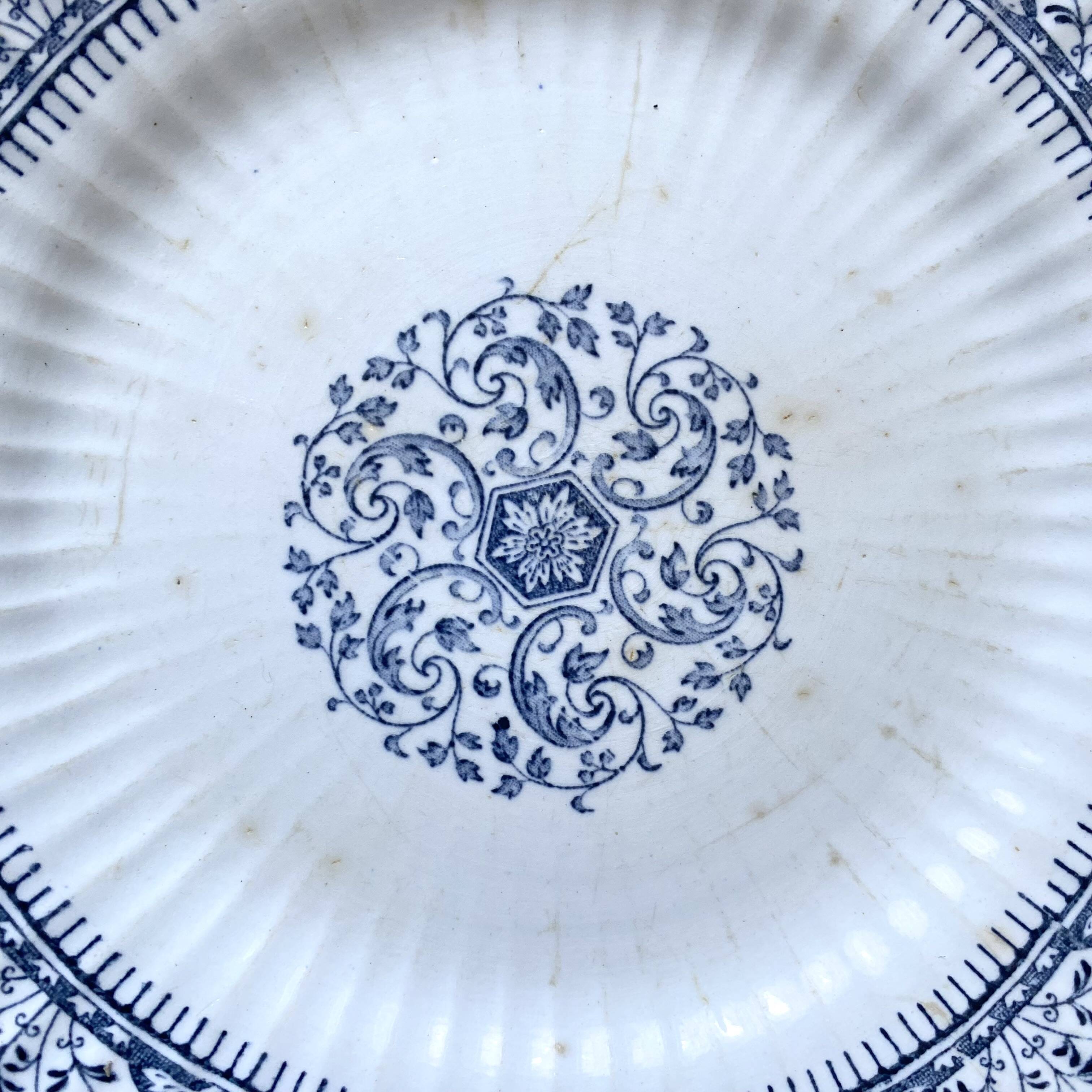 Sarreguemines ironstone dessert plates, "Embroidery" model