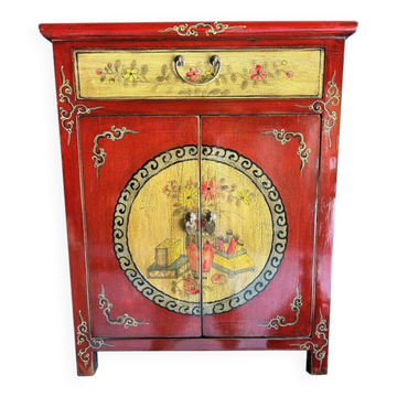 Chinese entrance furniture from the Red Dragon Lake.