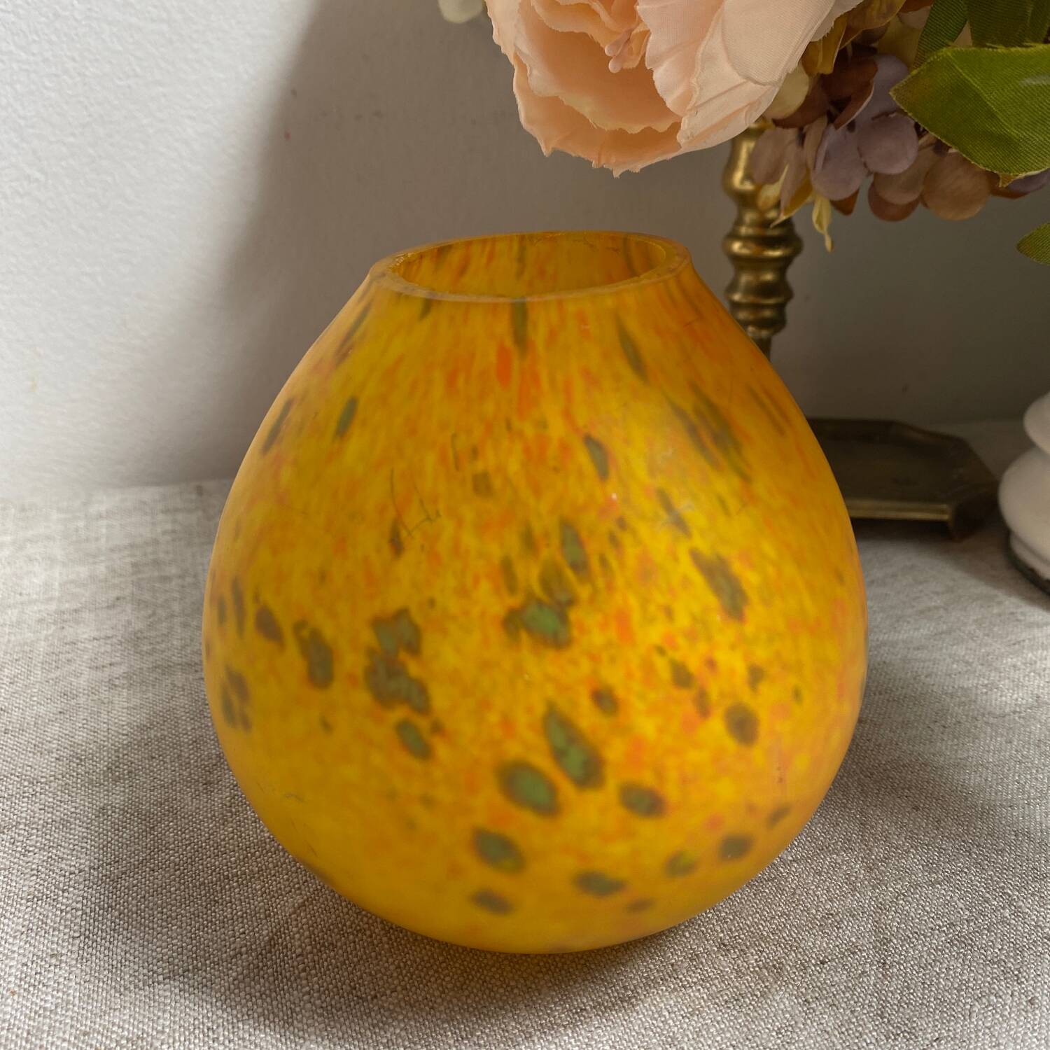 Glass paste vase
