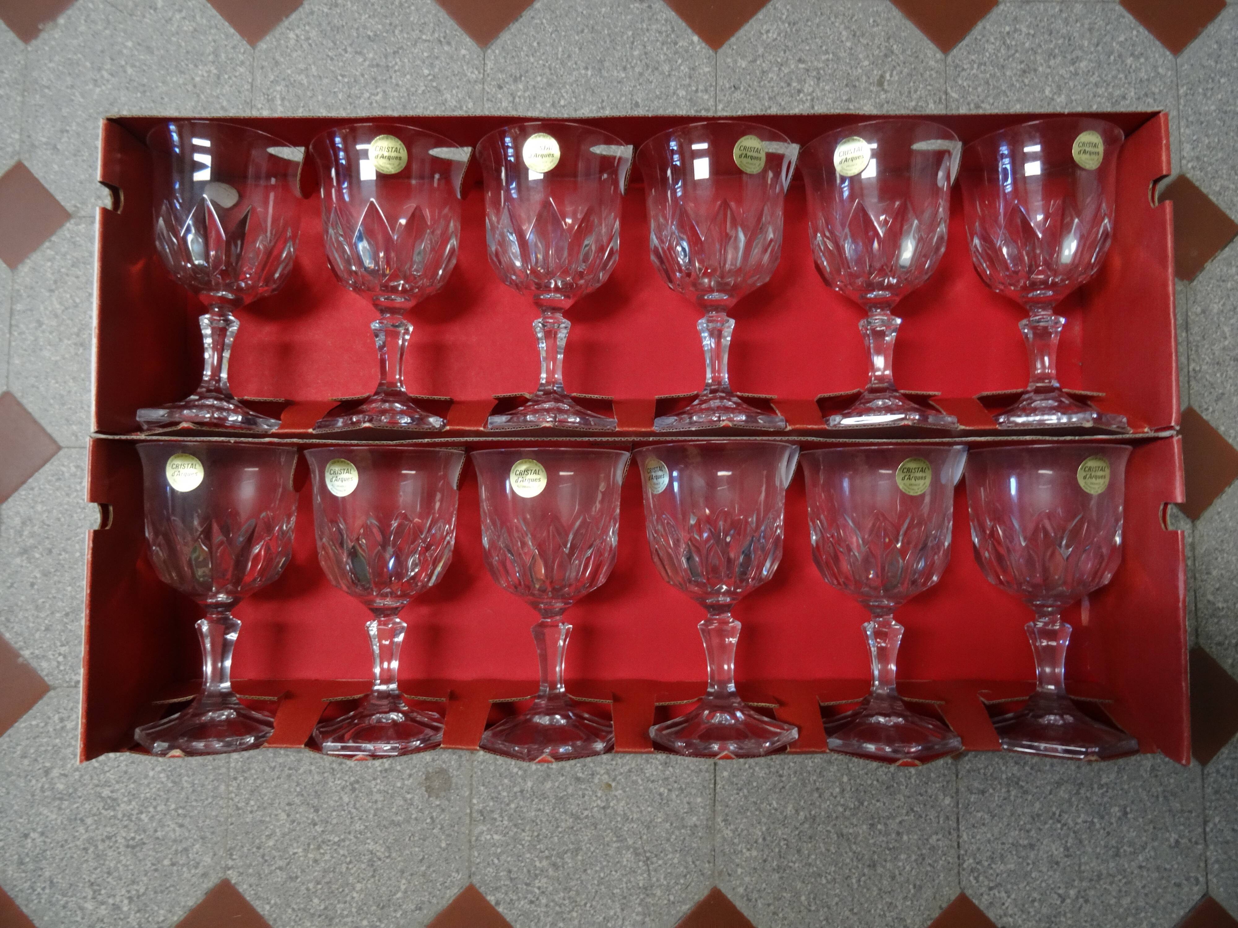 Crystal walking glasses of Arques
