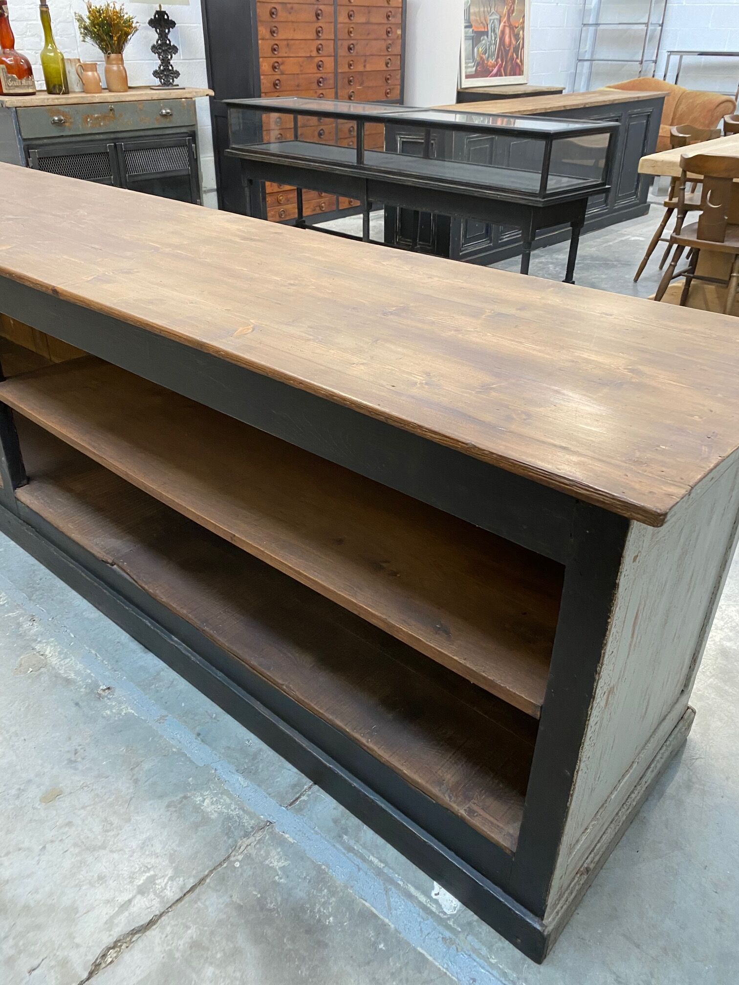 Large trading furniture