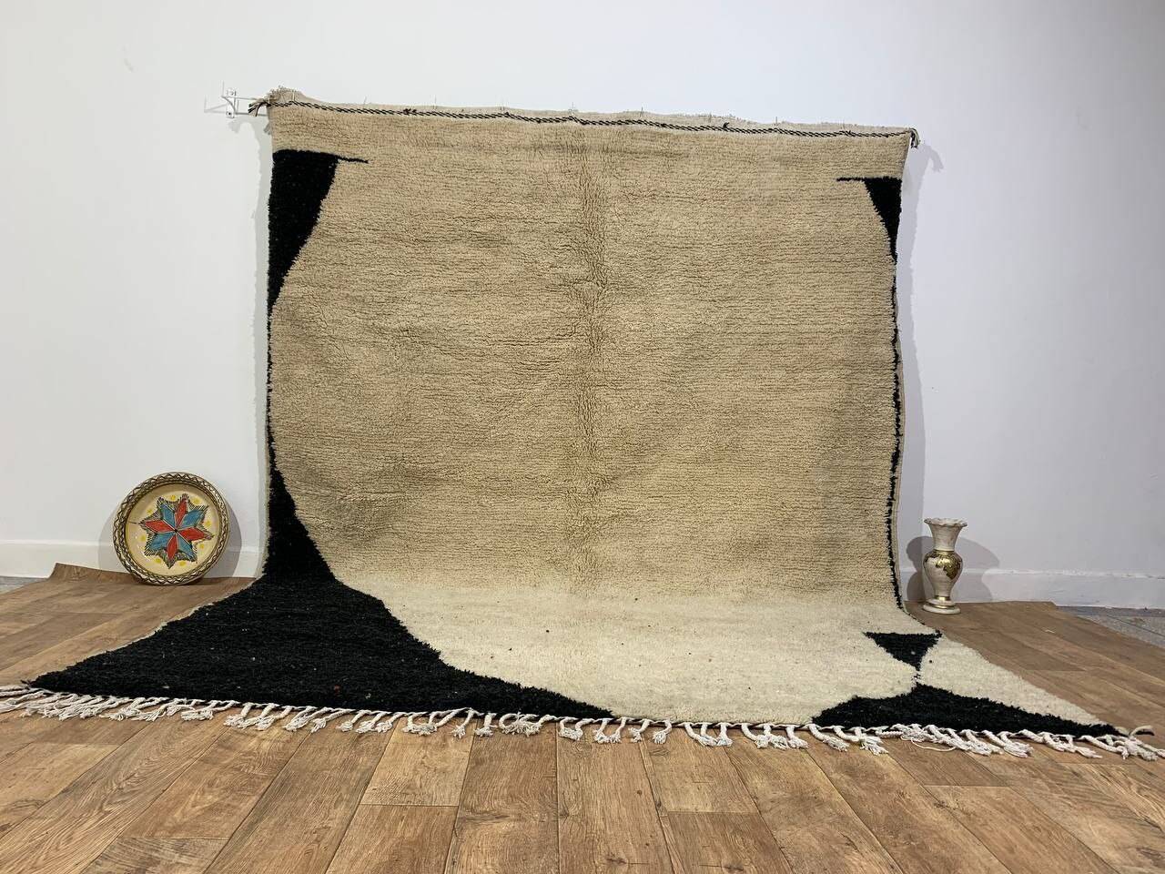 Handmade moroccan berber rug 140 x 96 cm