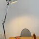 Lampe de bureau Artemide Tolomeo mini sur pince étau design Michele De Lucchi & Giancarlo Fassina