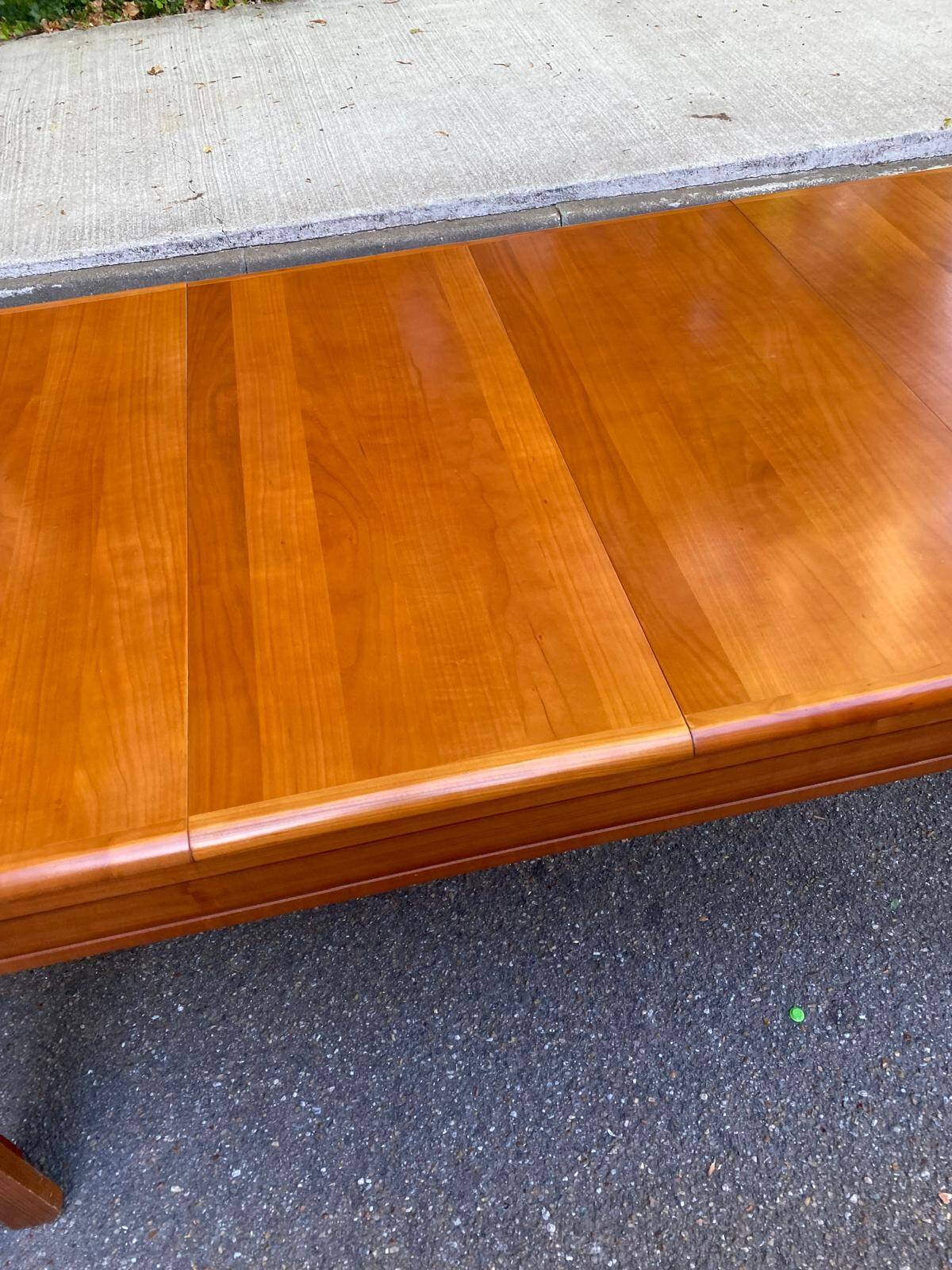 Scandinavian extendable dining table in honey-stained wood for 12 people 1990