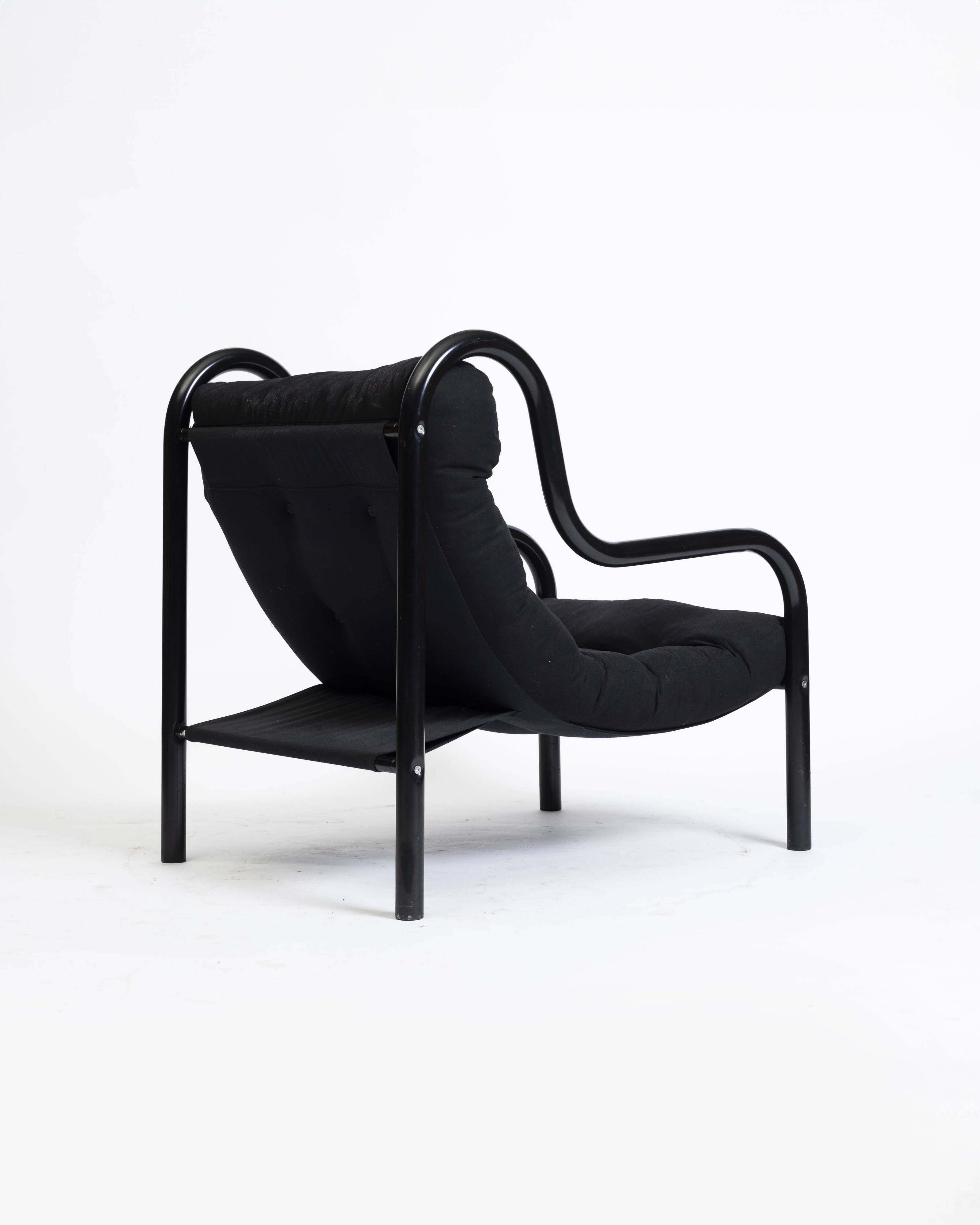 Sling chair made of steel pipe and black canvas
