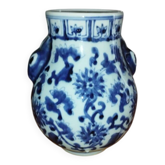 Rare vase in blue and white porcelain – handles sculpted as rabbit heads.