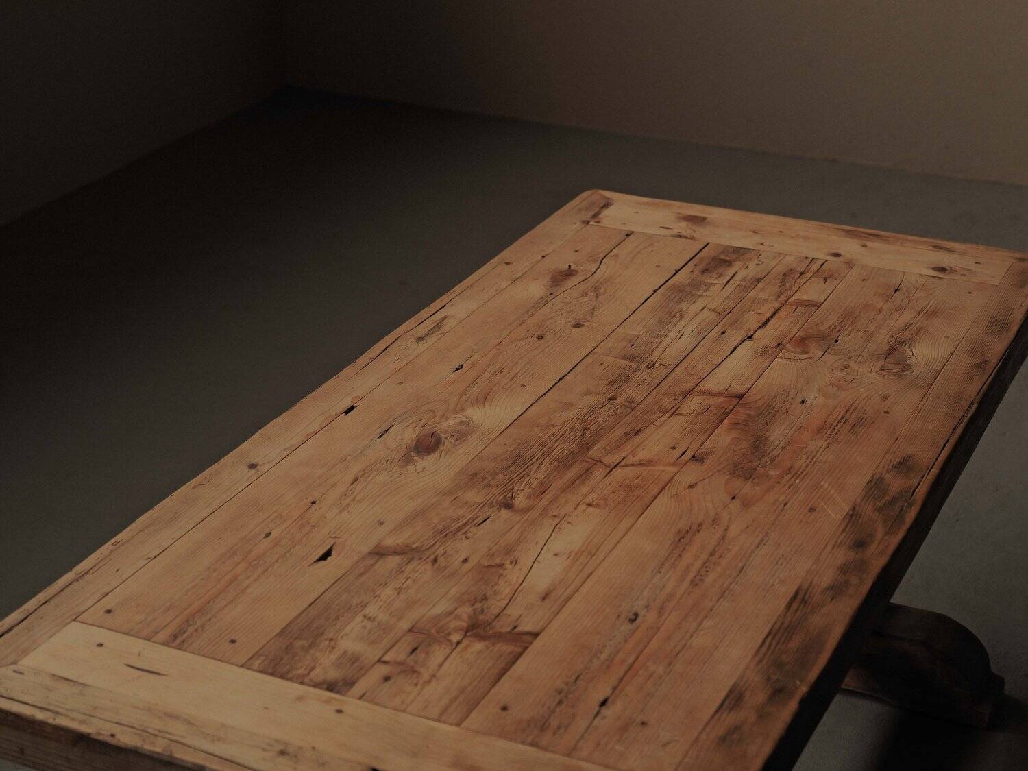 Solid pine dining table – Handcrafted, around 1970