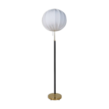 Lampadaire en cuir noir et laiton du milieu du siècle Falkenbergs Belysning, Suède, années 1960