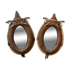 Paire de miroirs en forme de collier