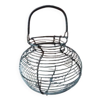 Patinated metal mesh egg basket holder dpmc 0923215