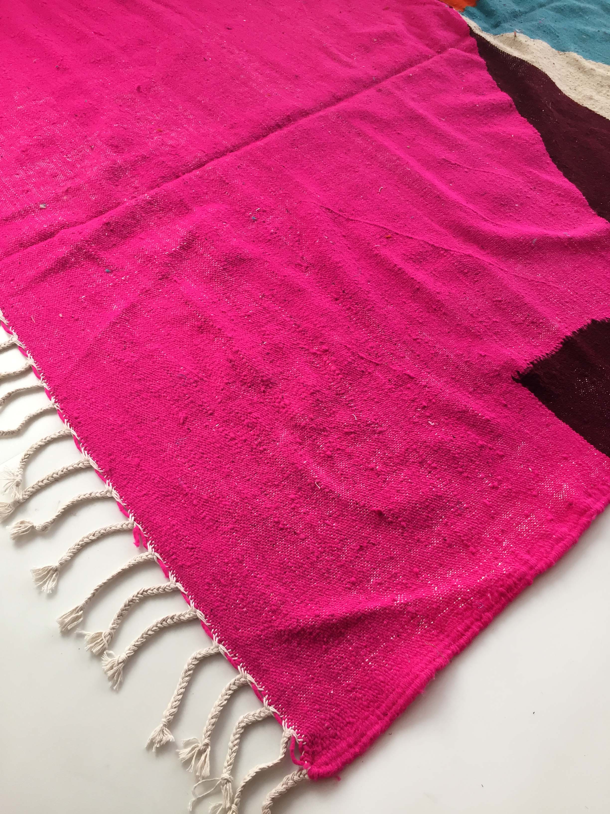 Unbleached Moroccan Berber Kilim carpet with colored flats and fluorescent 294x190cm