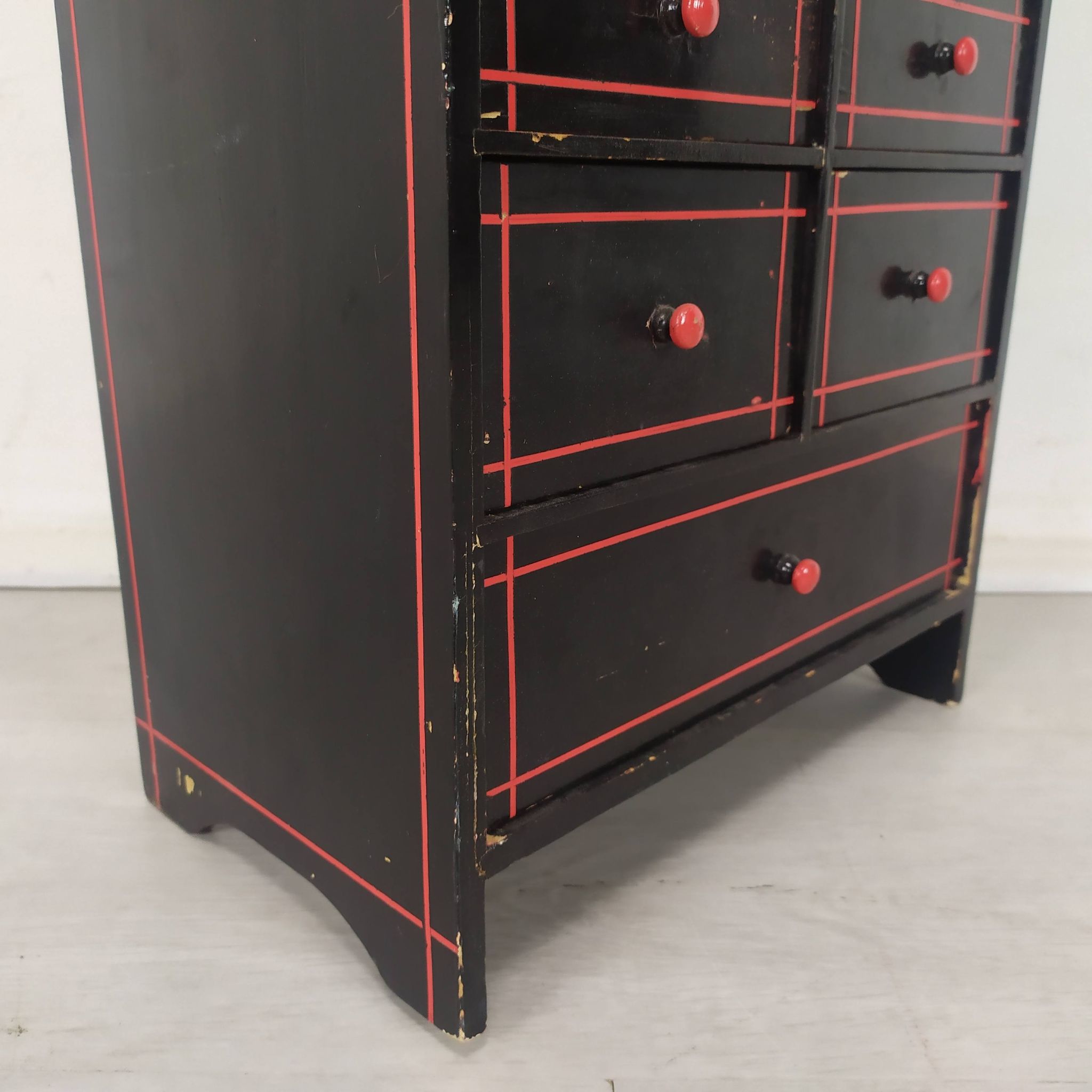 Trade furniture with drawers
