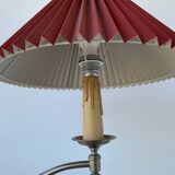Floor lamp with articulated arm