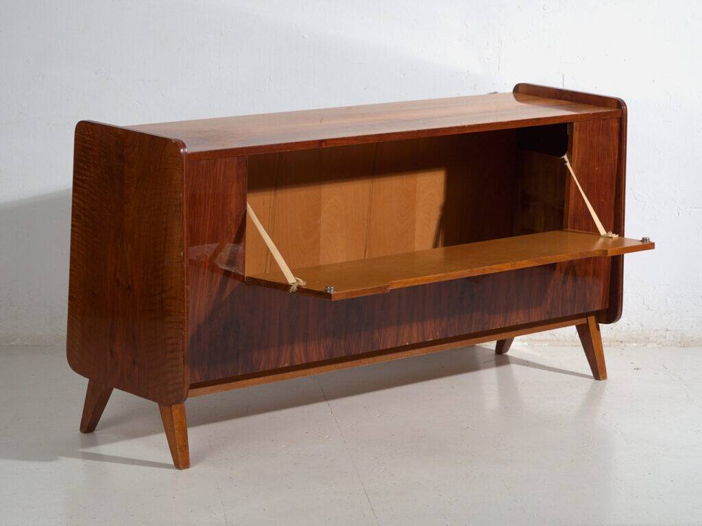 Mid-century buffet in walnut veneer with tapered legs – Czechoslovakia, circa 1960