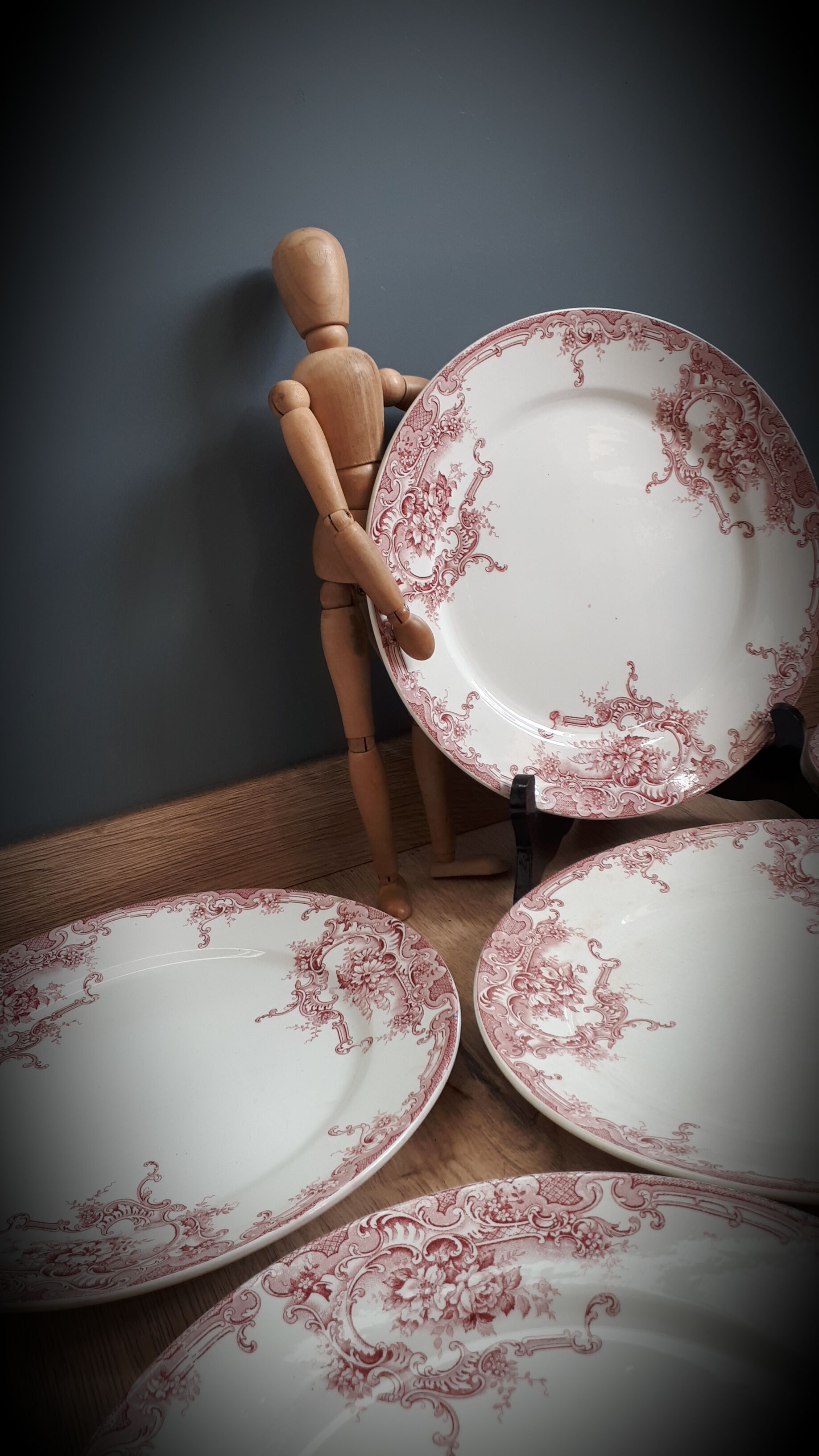 Set of 6 flat plates Red Dolphin 1920