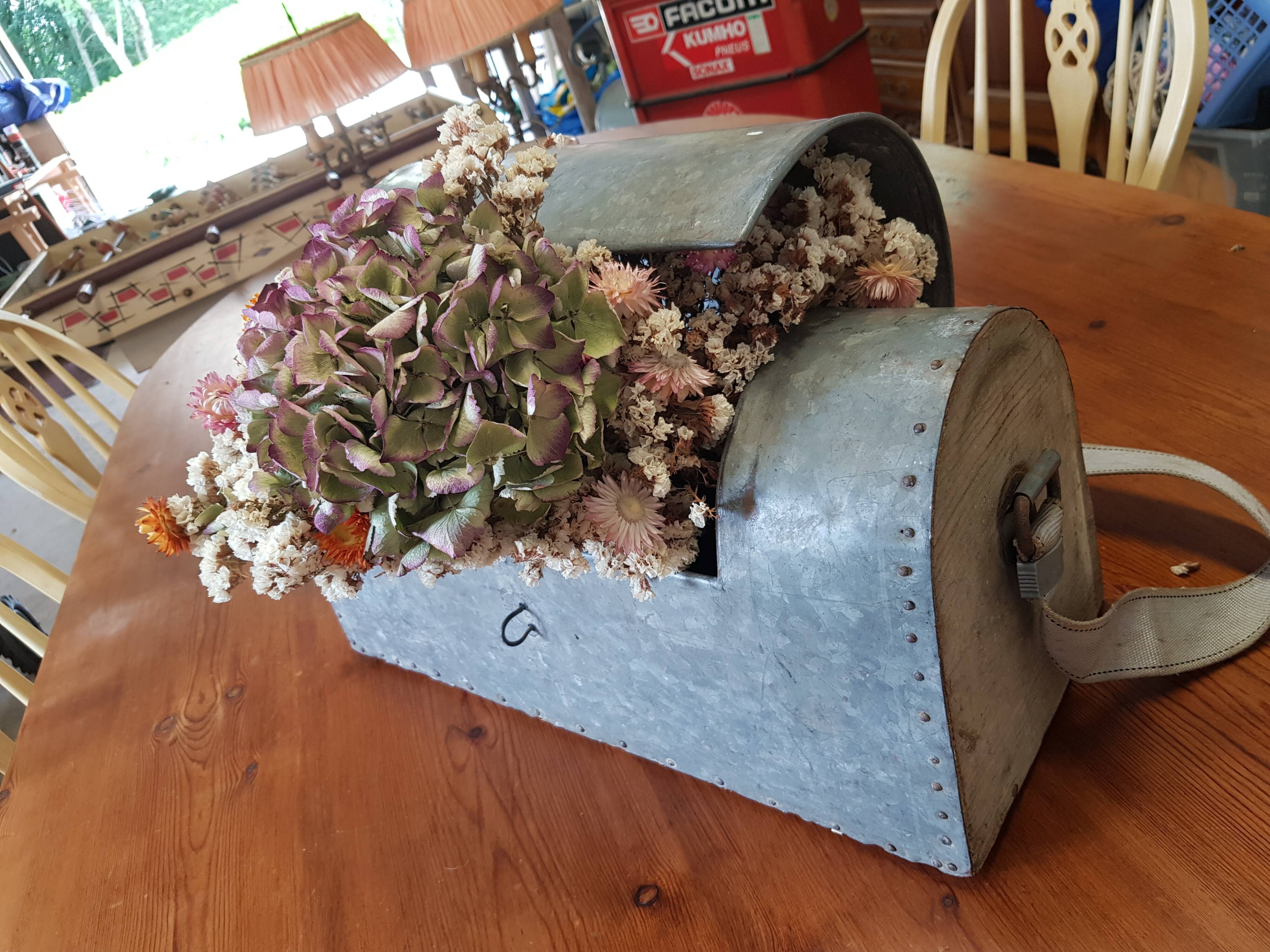 Caisse d'ouvrier ancienne zinc