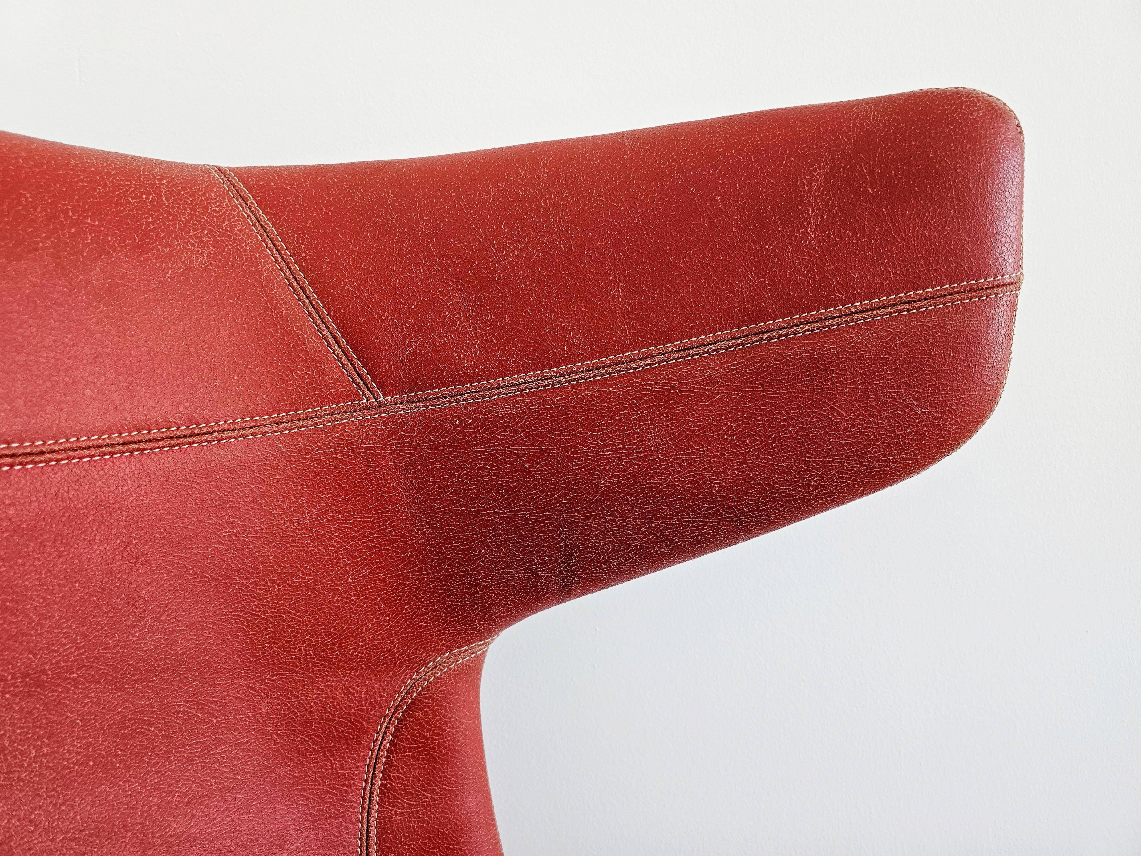 "Take a line for a walk" Armchair and Ottoman Alfredo Haberli for Moroso